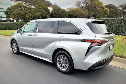 2021 Sienna XLE Left Rear